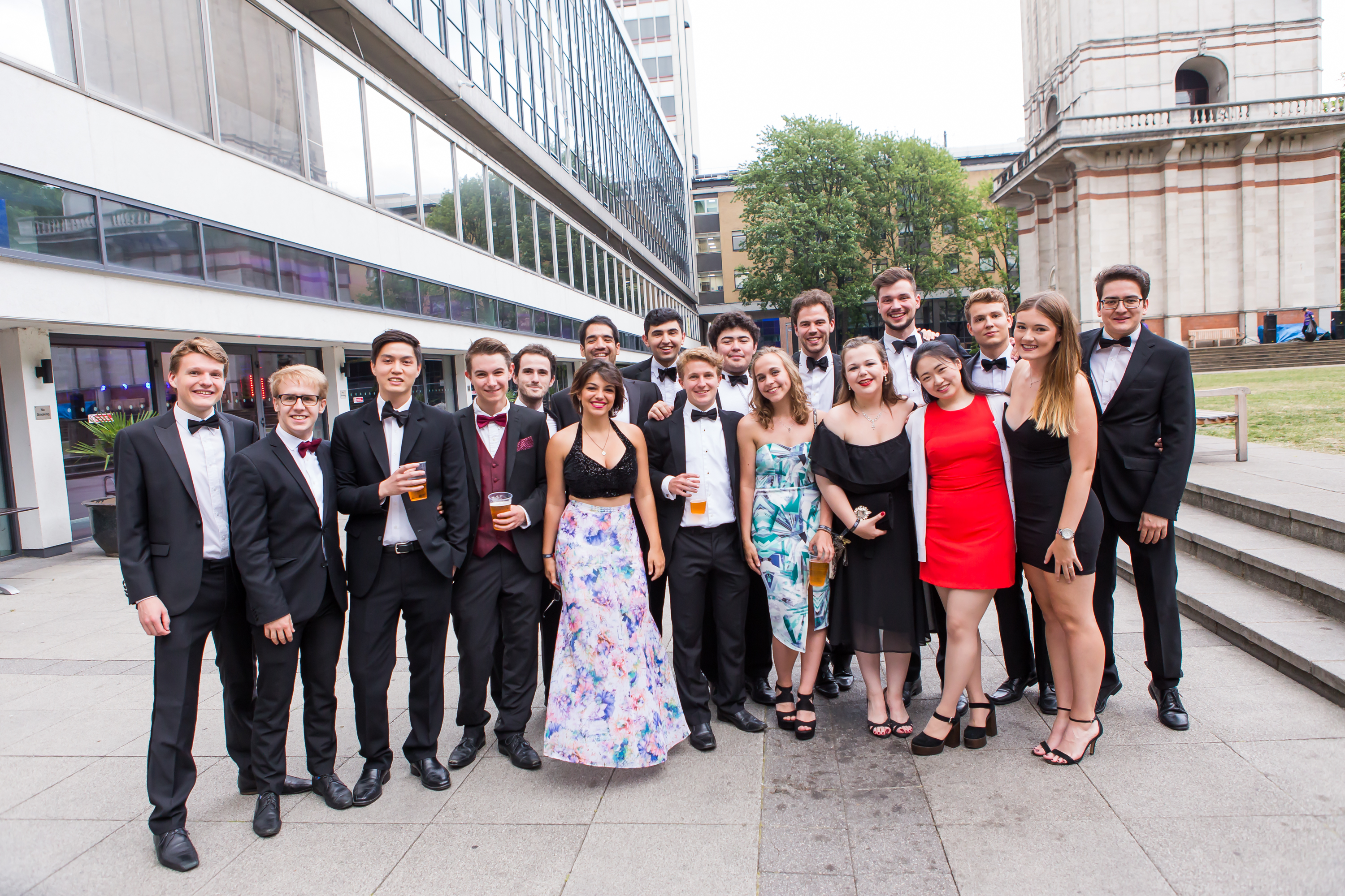 Large group of friends on Queen's Lawn Terrace.