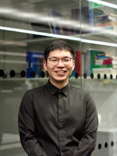 Ang Li 